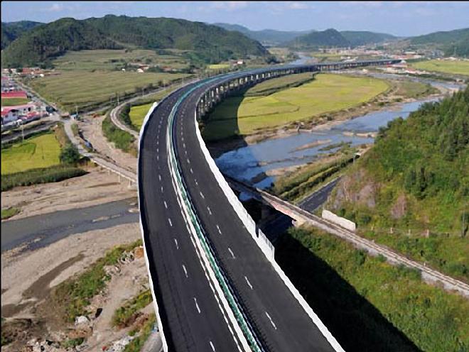 2007年抚顺南杂木发现一处石棚墓地 图1